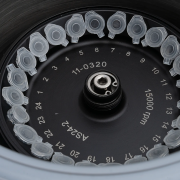 Dlab D1524R Soğutmalı Mikrosantrifüj, 24x2ml rotor 15.000 rpm